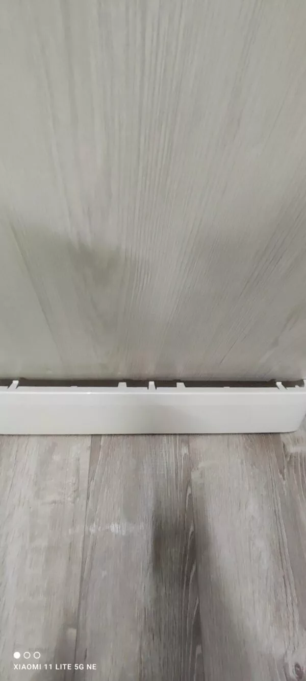 Цокольная панель Indesit 148061016