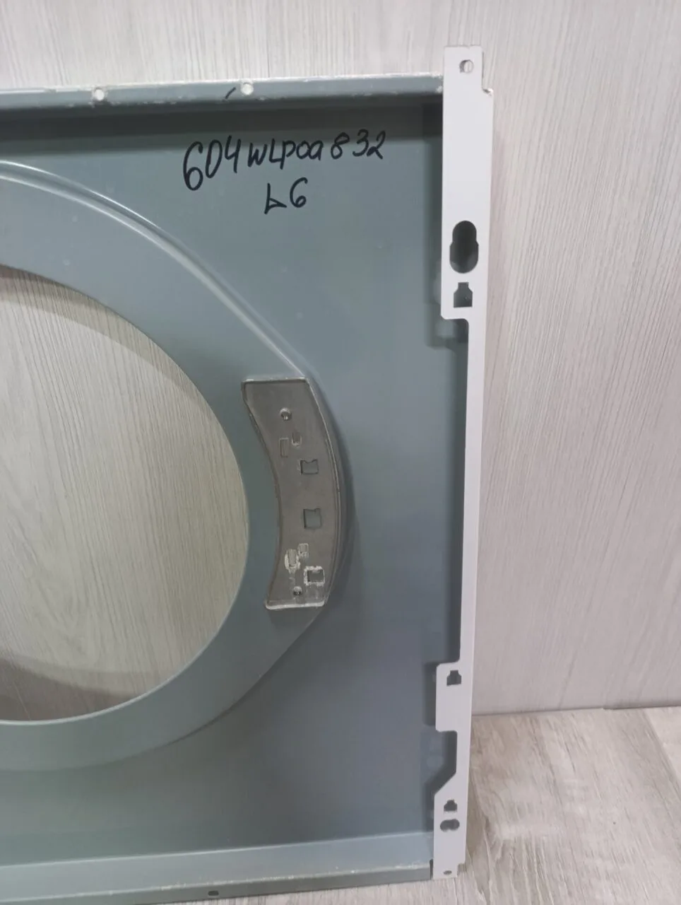 Передняя панель корпуса LG 604rwlpoa832