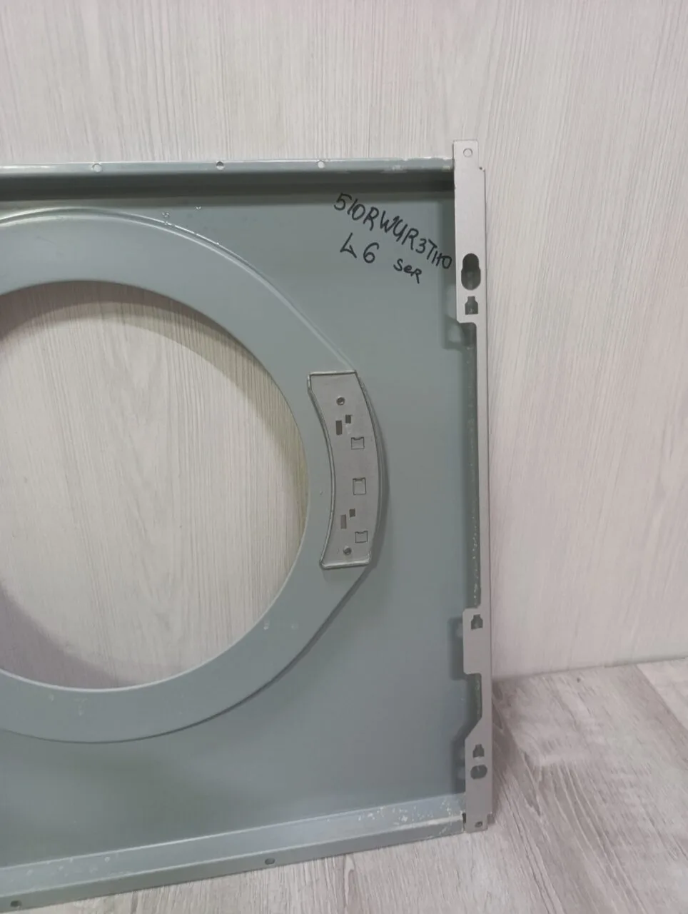 IMG_20260213_163938 Передняя панель корпуса LG 510rwur3t110 сер.