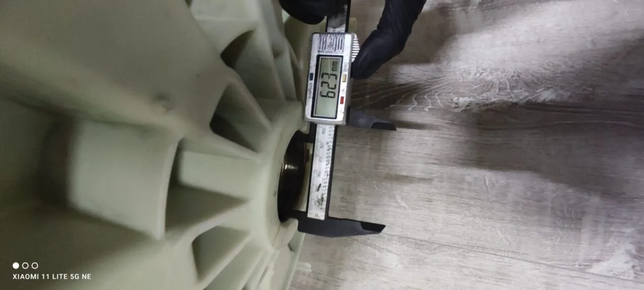 Задний полубак Bosch 5420000019 305/306 Log.8