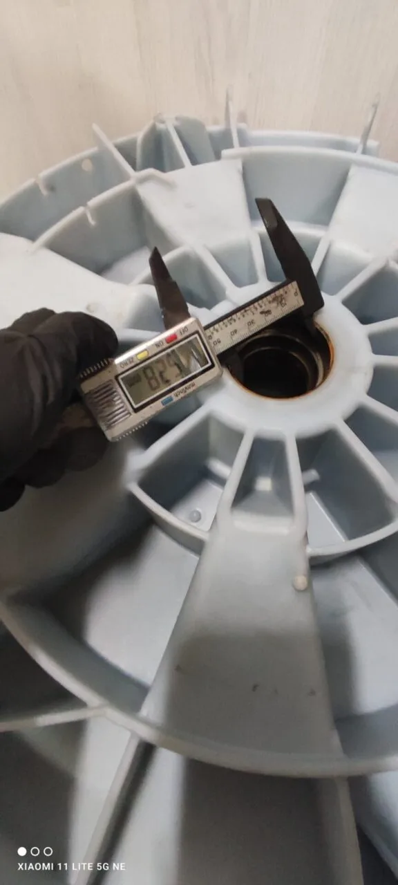 Задний полубак Bosch 9000132431 205/206 Log.7.8