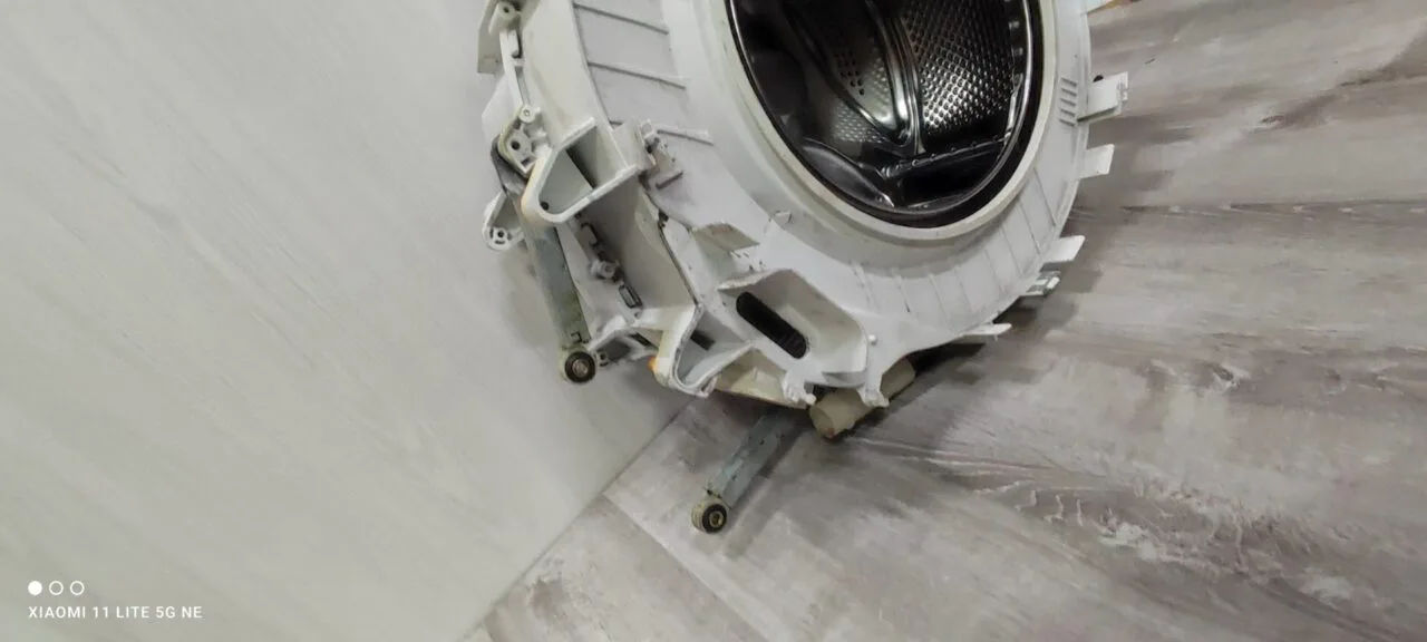 Бак в сборе Bosch 9000169168/9000186683 205/206 Большой груз Только самовывоз!
