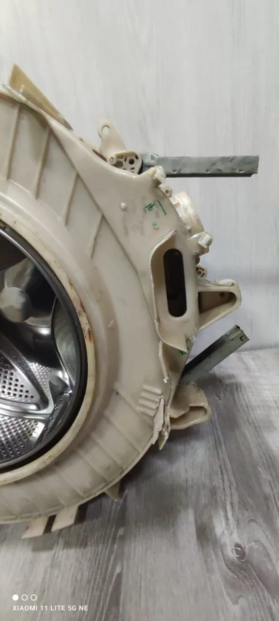 Бак в сборе Bosch 5550005618/555005044 305/306 Малый груз Только самовывоз!