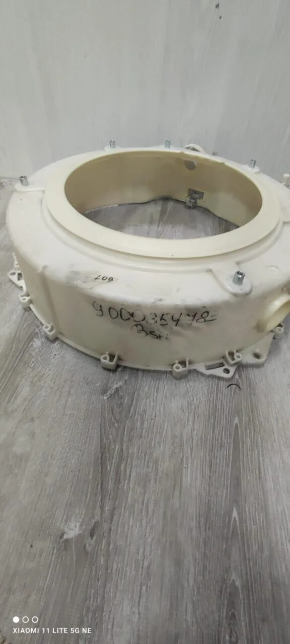 Передний полубак Bosch 9000354783 Log.6.Serie