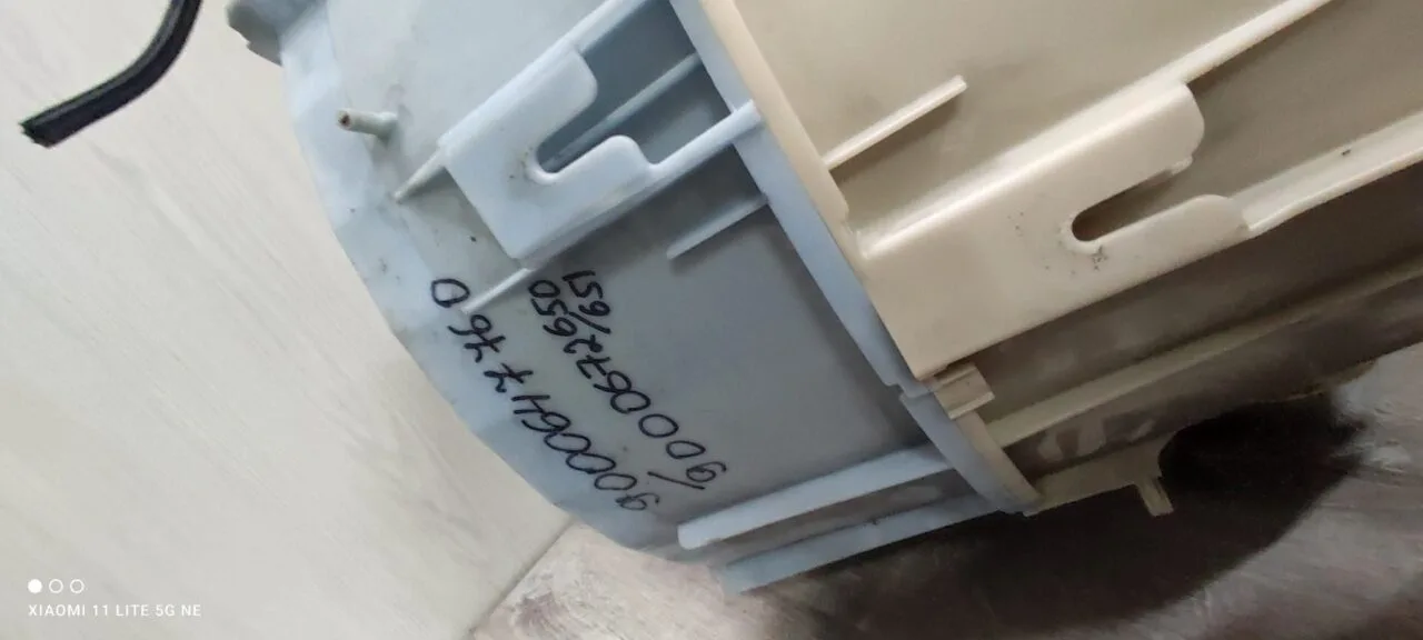 Бак в сборе Bosch 9000647760/9000672650(651) Только самовывоз!