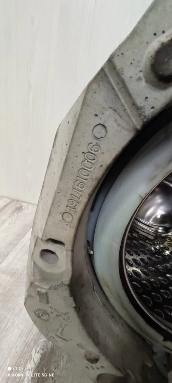 Бак в сборе Bosch 9000118519/9000051808 Только самовывоз!
