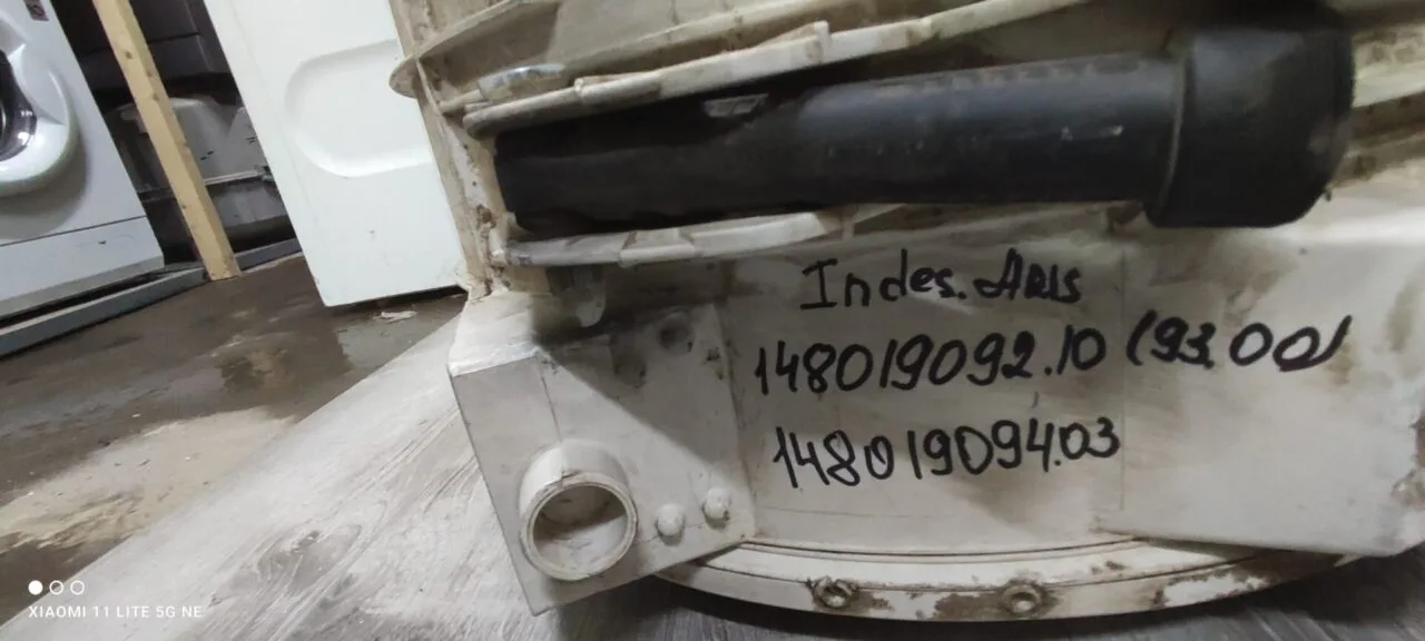 Бак Indesit 14801909210(93.00) / 148019094.03  вертикальная загрузка Только самовывоз!