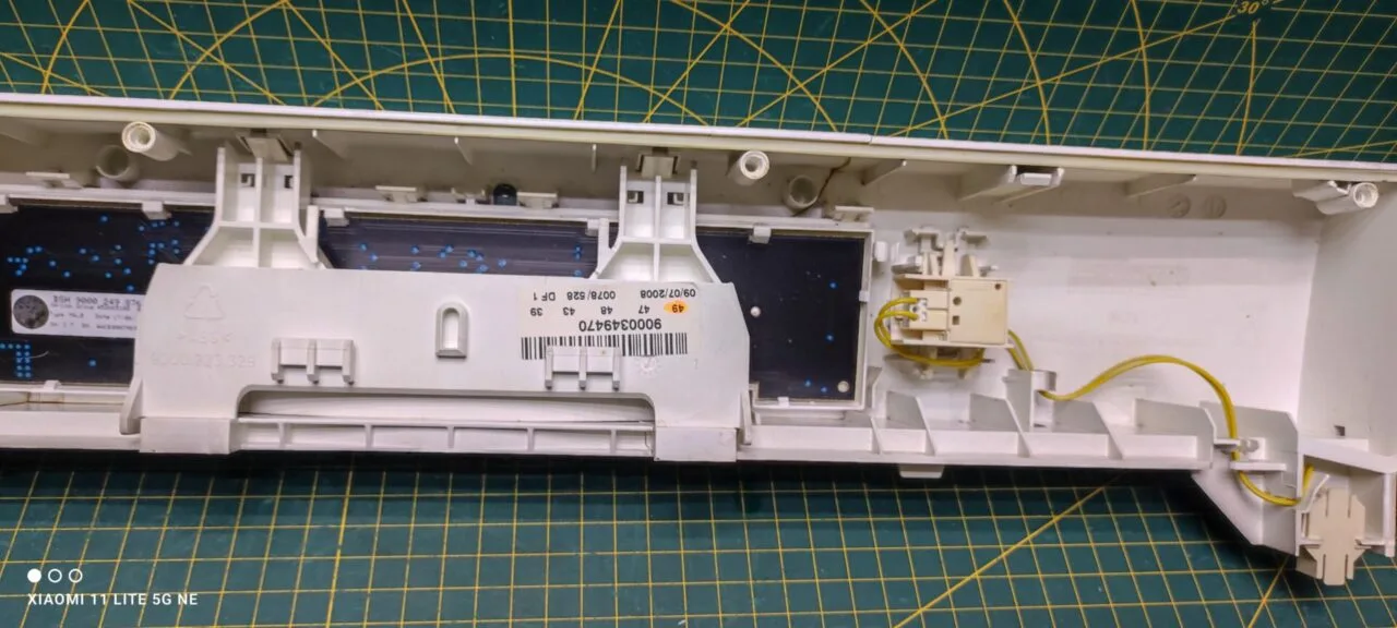 Панель Bosch 9000249876-sms63md2tv/02 с дефектом 60см. отдельностоящая