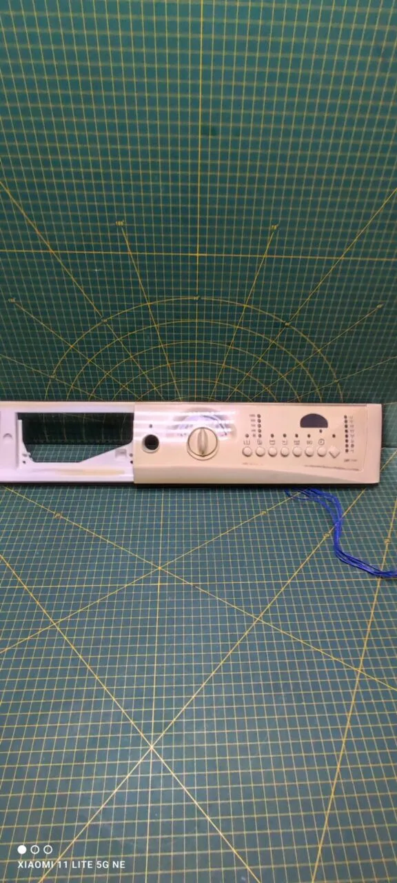 Панель Electrolux EWS 1046 с дефектом(желтая панель)