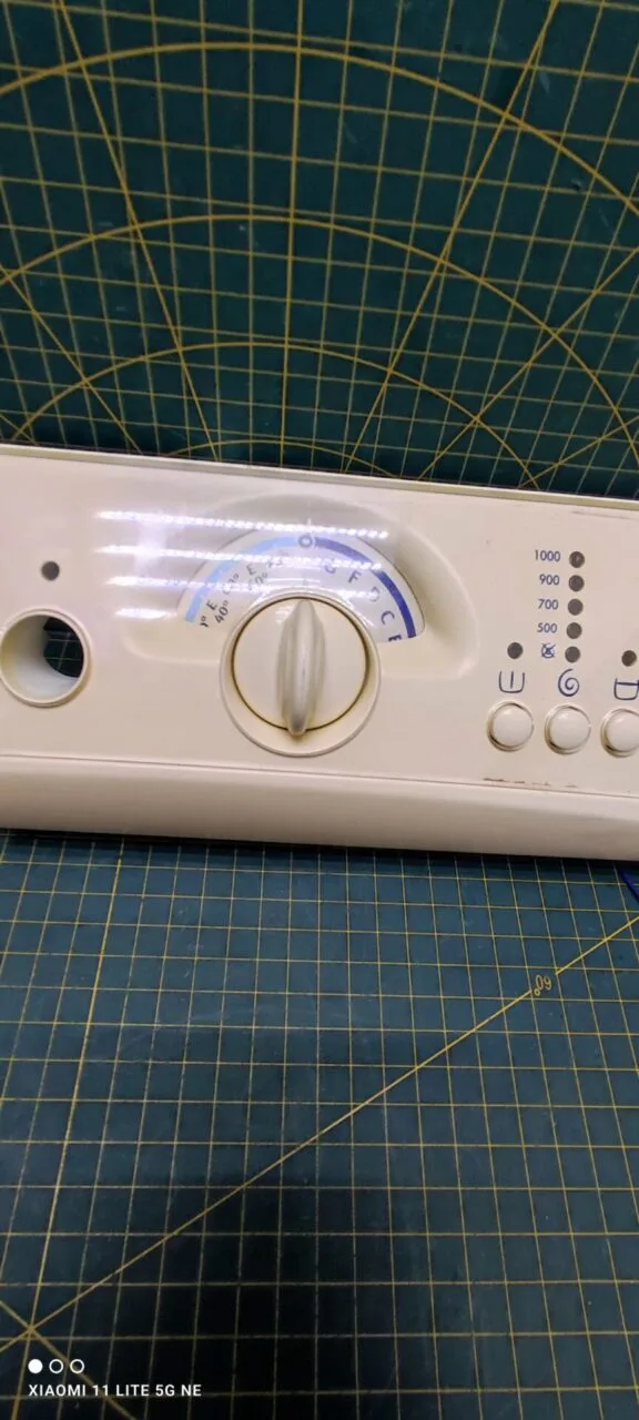 Панель Electrolux EWS 1046 с дефектом(желтая панель)