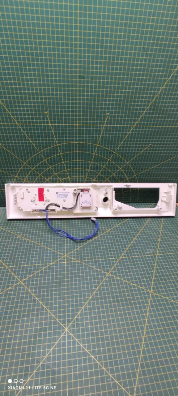 Панель Electrolux EWS 1046 с дефектом(желтая панель)