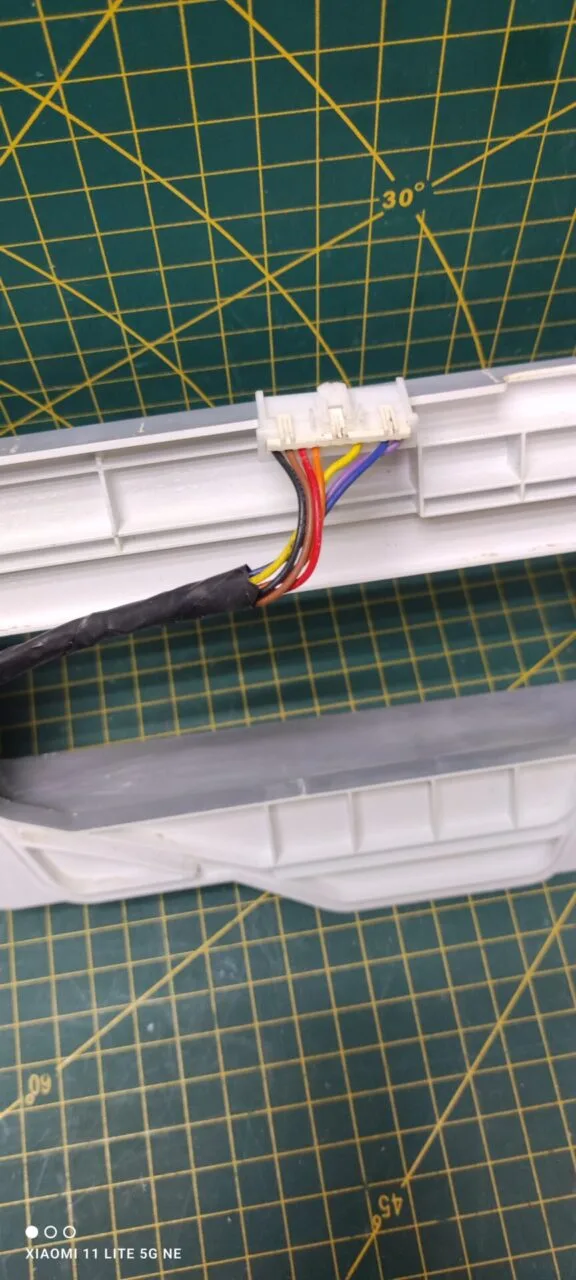Панель LG F12U1HDNR5