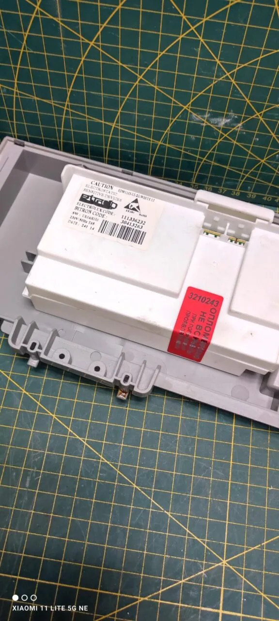 Панель с модулем Electrolux ESL 94300LA