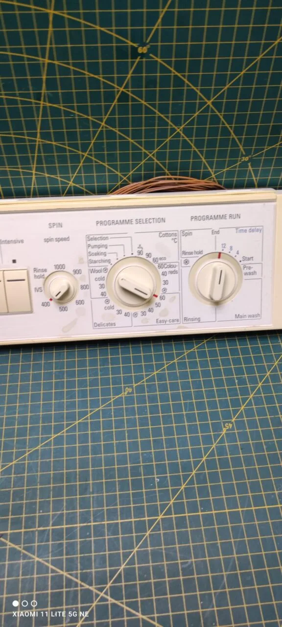 Панель Siemens WM51000FG/01 с дефектом