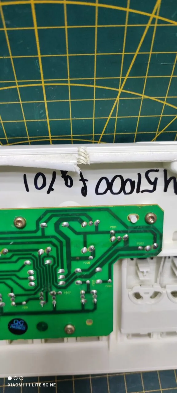 Панель Siemens WM51000FG/01 с дефектом