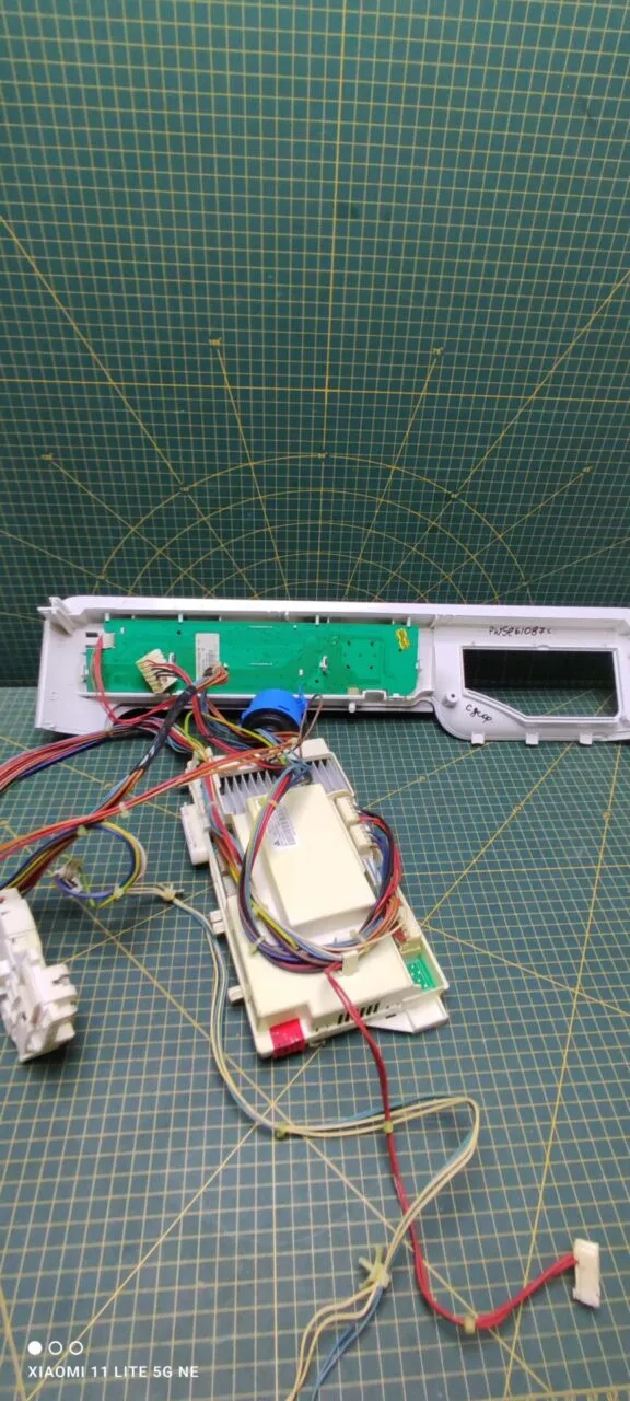 Модуль Indesit PWSE 61087s с дефектом