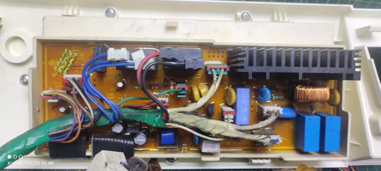 Модуль Samsung WF0500NZW с дефектом(желтый)