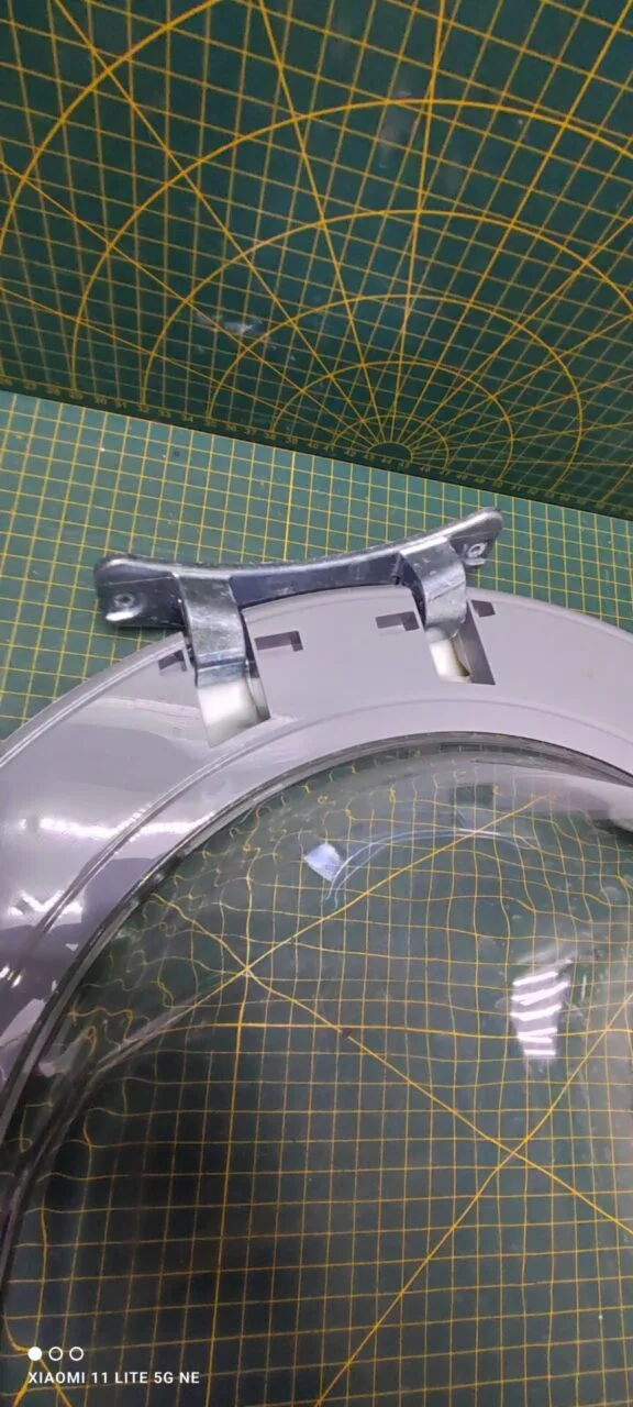 Люк Electrolux Aeg 1400619359651