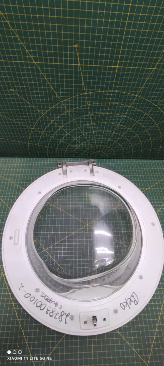 Люк Beko 2878300100-2 с дефектом царапина