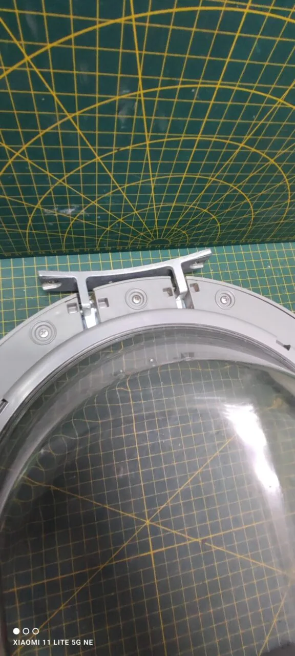 Люк Samsung WF0400S серый
