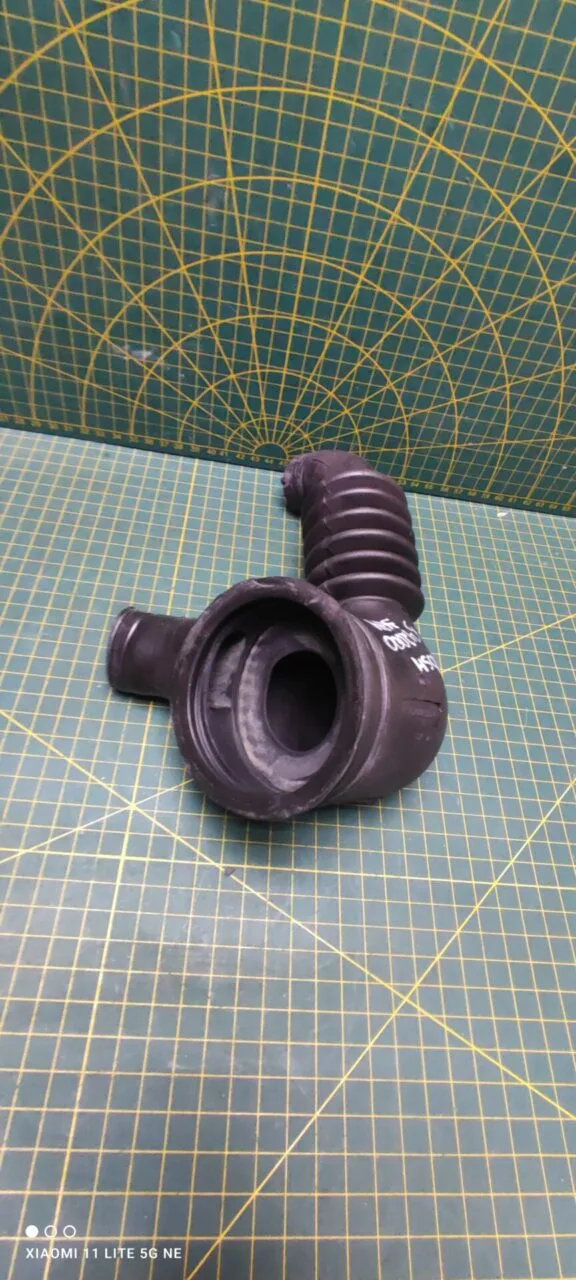 Патрубок Bosch 5420003634