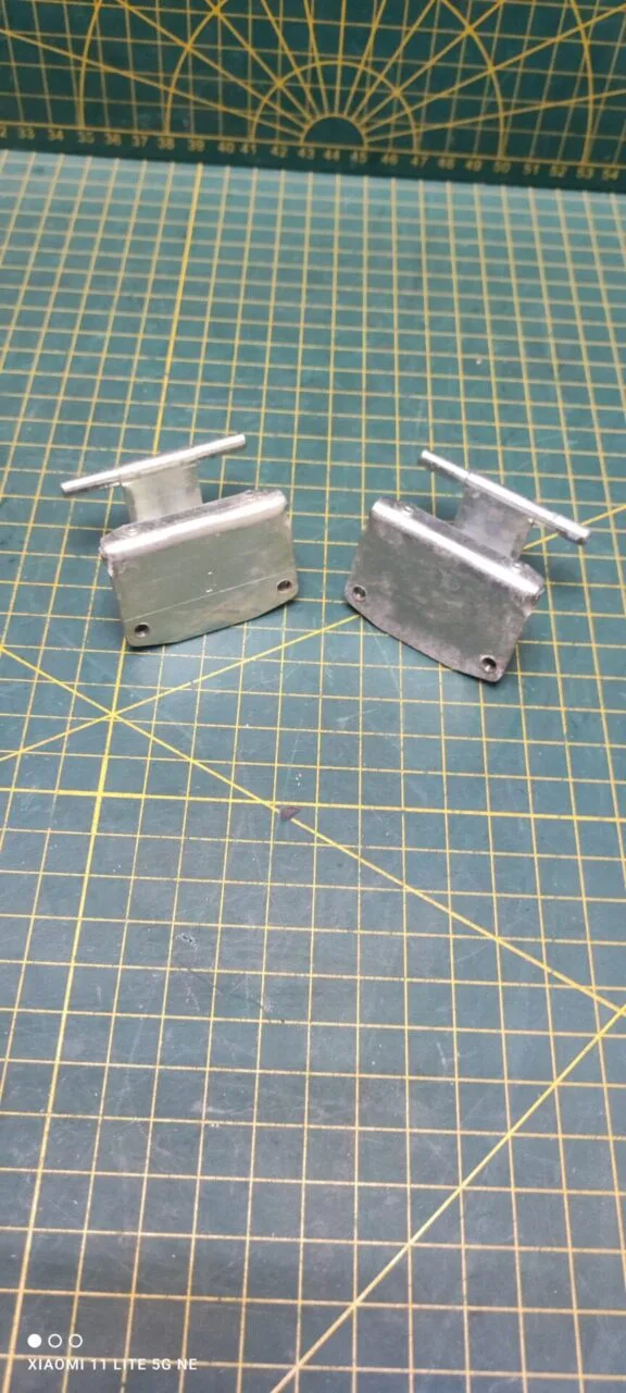 Петли люка Indesit, Ariston c00254619 пара
