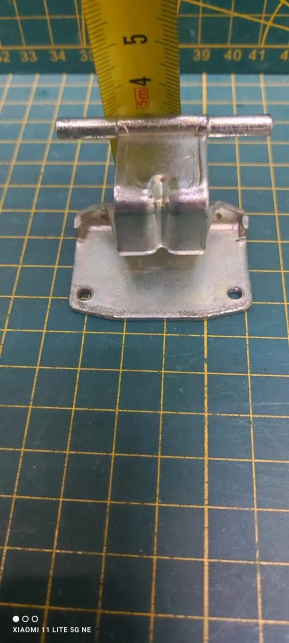 Петли люка Indesit, Ariston c00254619 пара