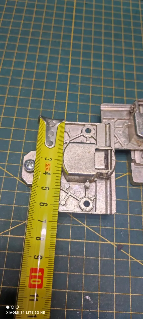 Петли фасада Bosch 610416 пара