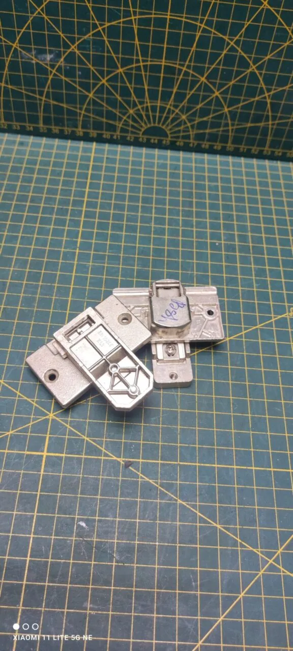 Петли фасада Bosch 610416 пара