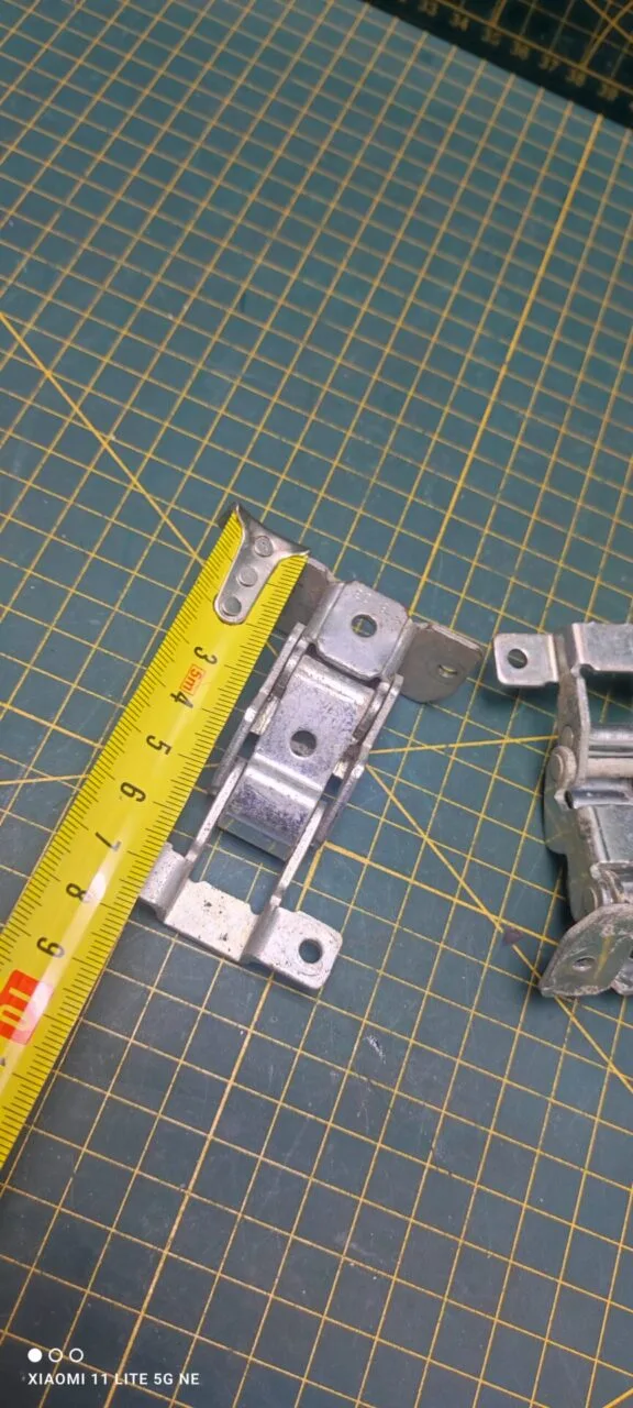 Петли люка Indesit, Ariston C0064541 пара