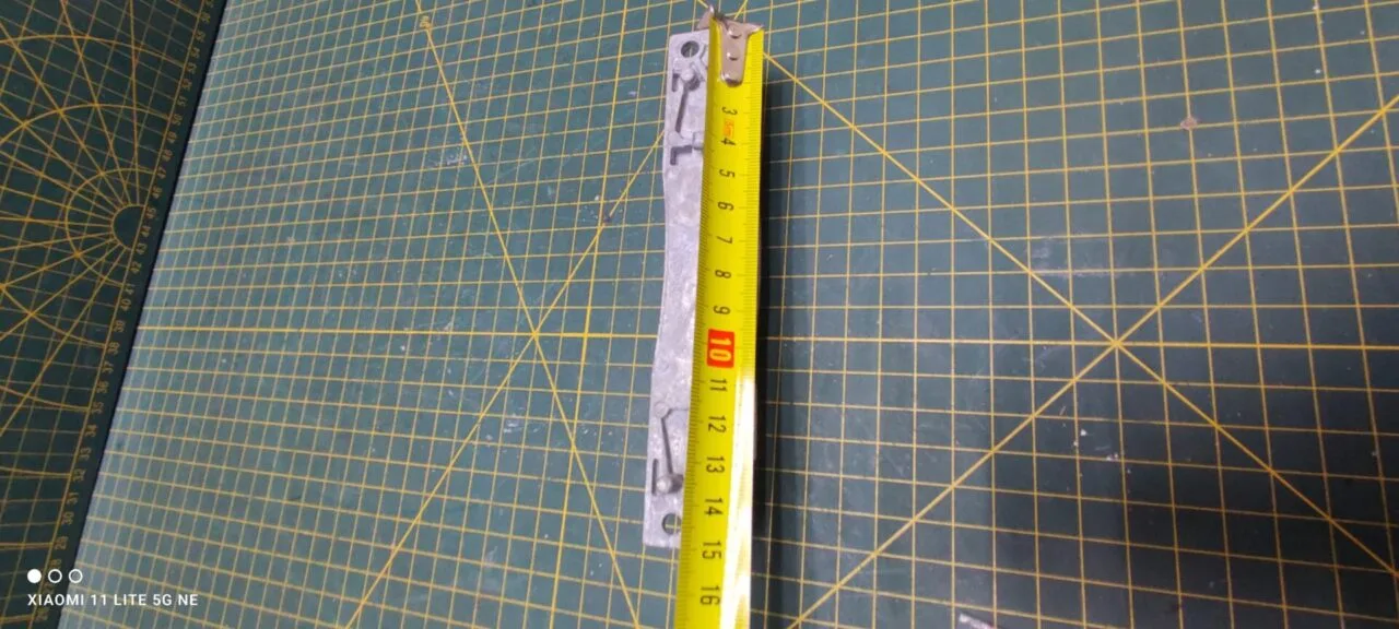 Петля люка Bosch 9000463344
