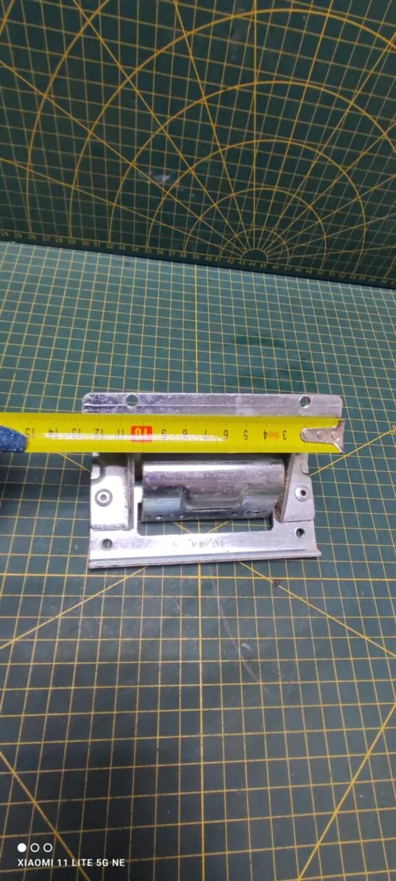 Петля люка Indesit 899456 C00272454