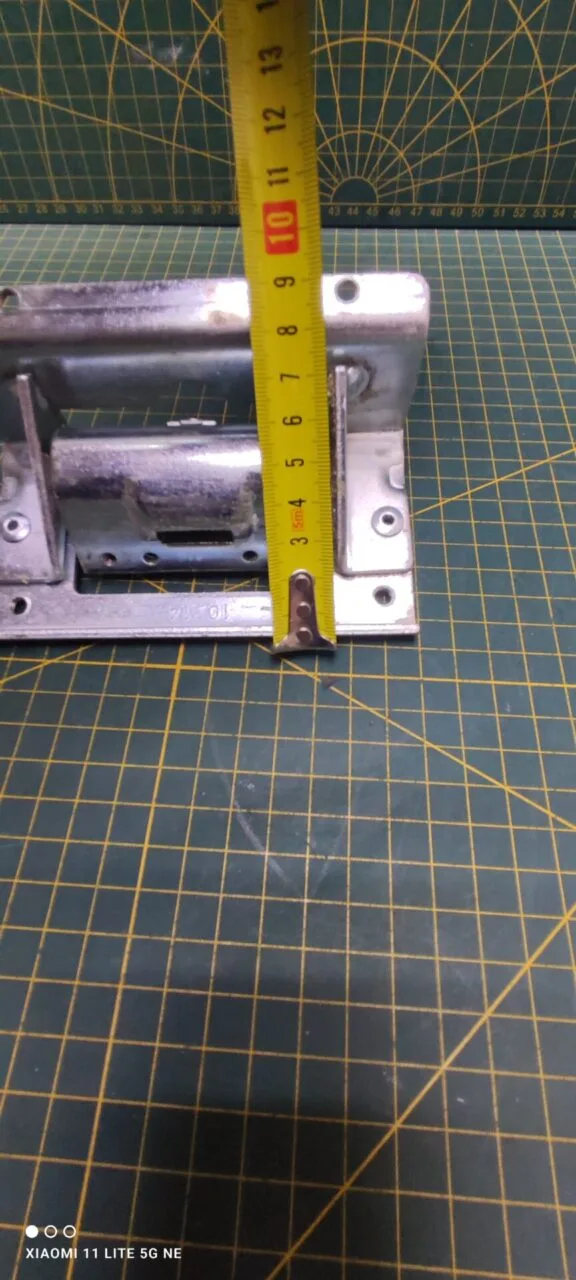 Петля люка Indesit 899456 C00272454