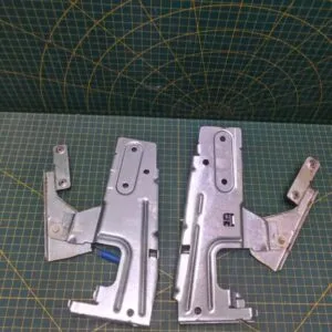 Петли Bosch 690943 пара для пмм