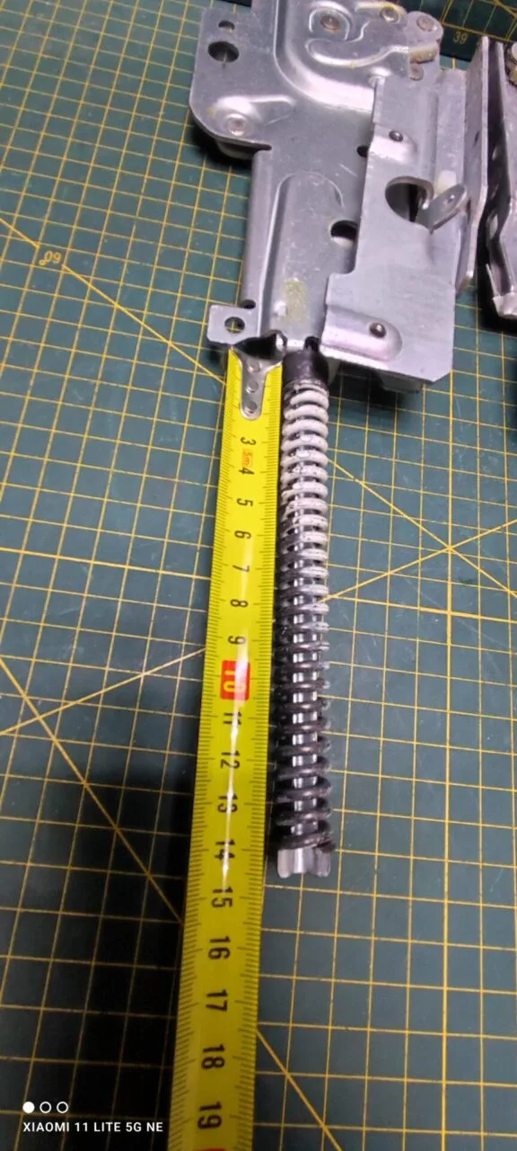 Петли Electrolux 405053450 бел. пара лев.+прав.