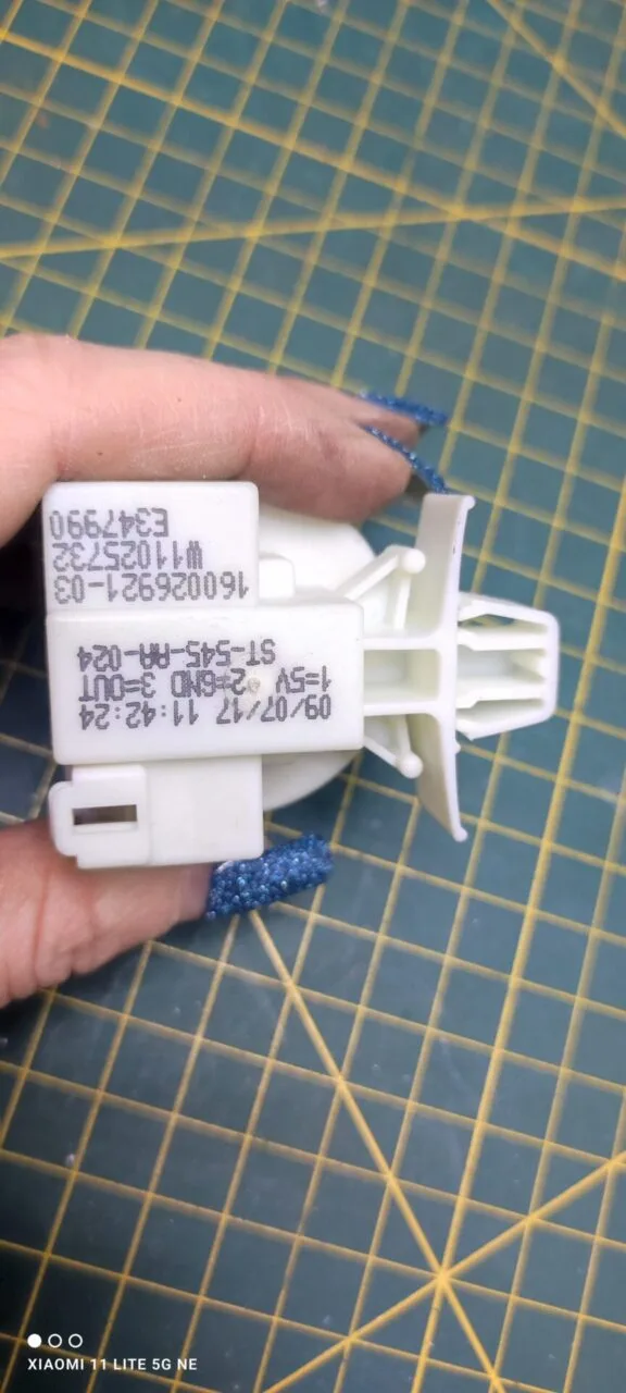 Прессостат Ariston 16002692103