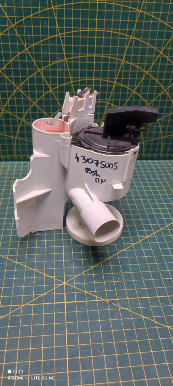 Датчик уровня Bosch 43075005