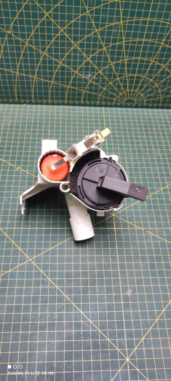 Датчик уровня Bosch 43075005