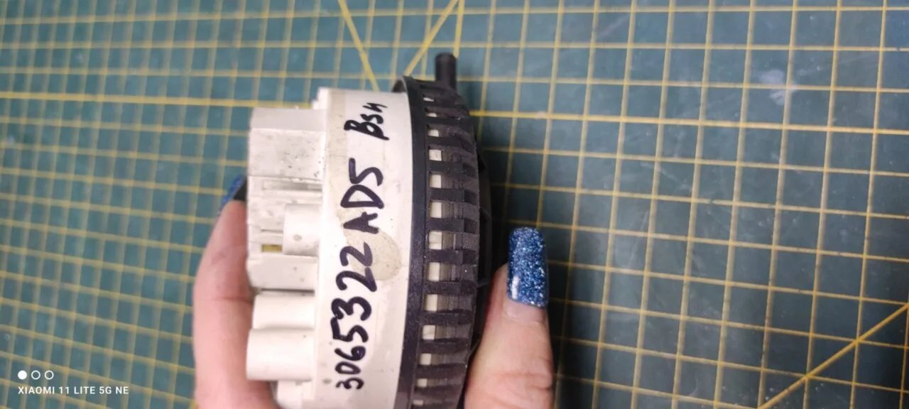 Прессостат Bosch 3065322 ad5
