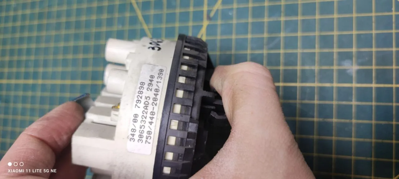 Прессостат Bosch 3065322 ad5
