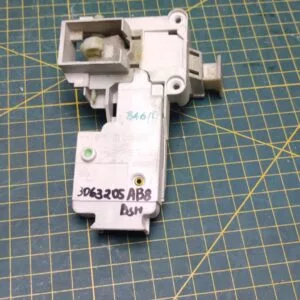 Устройство блокировки люка (УБЛ) Bosch 3063205ab8 Устройство блокировки люка (УБЛ) Bosch 3063205ab8