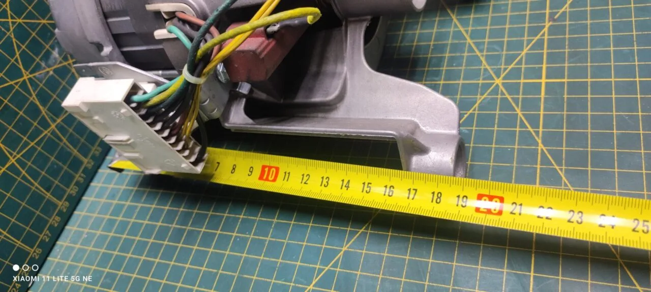 Двигатель Electrolux Nidec 512020802  -9 контактов
