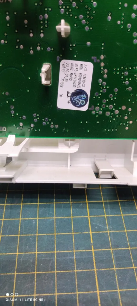 Панель управления Bosch  WLN 2426MOE/02 с дефектом