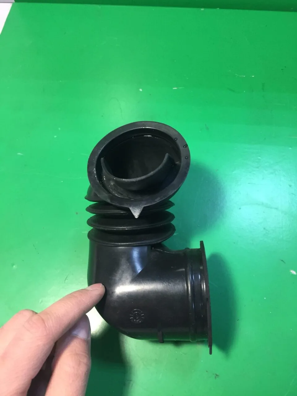 Патрубок заливной 1350093 Electrolux