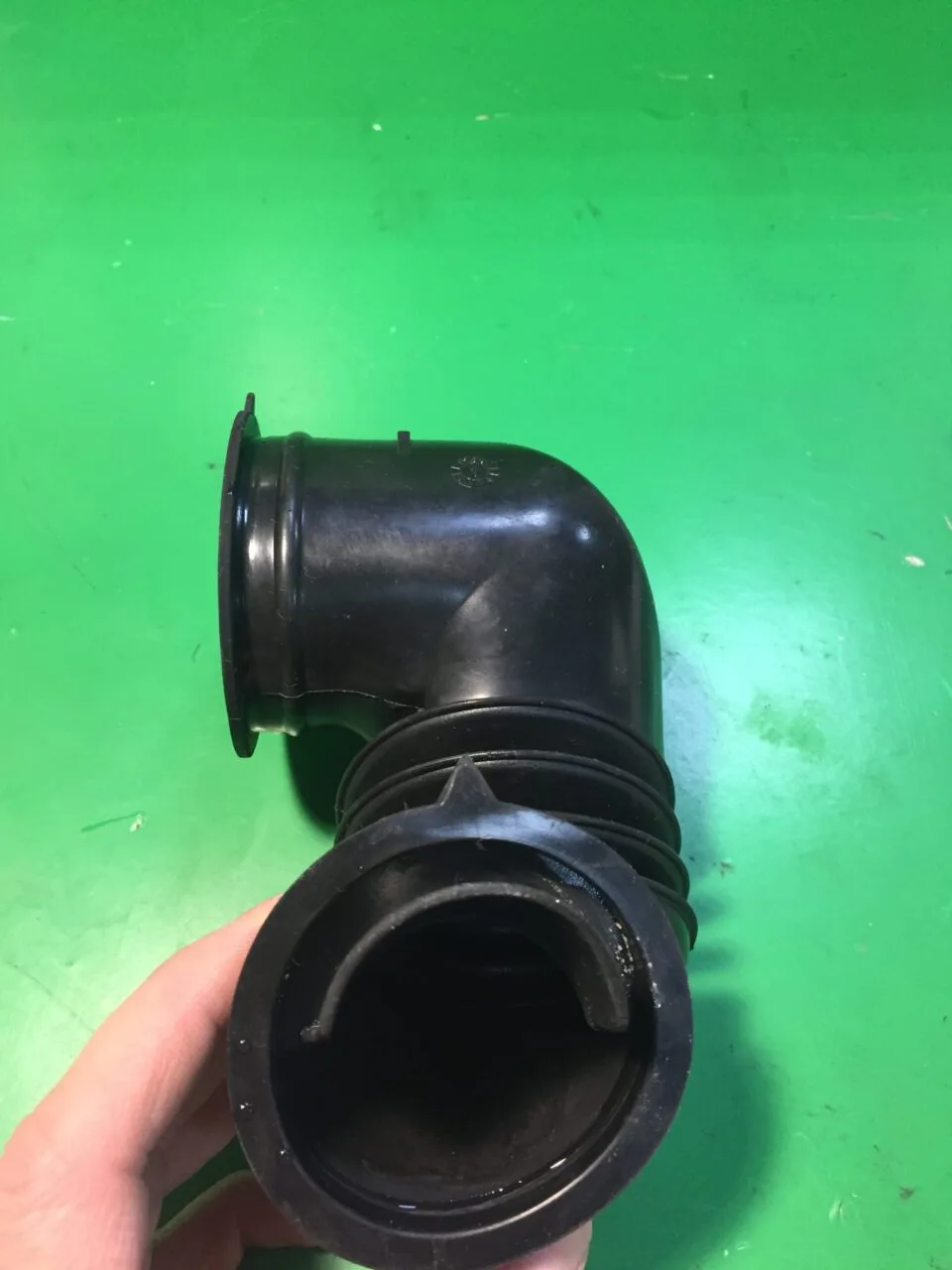 Патрубок заливной 1350093 Electrolux