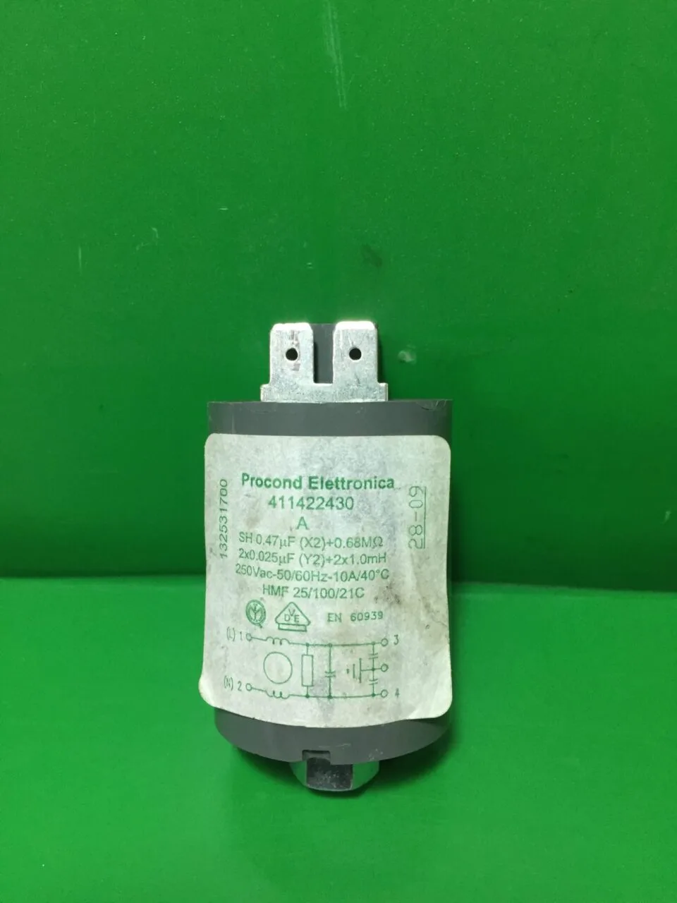 Сетевой фильтр Electrolux 411422430A под гайку