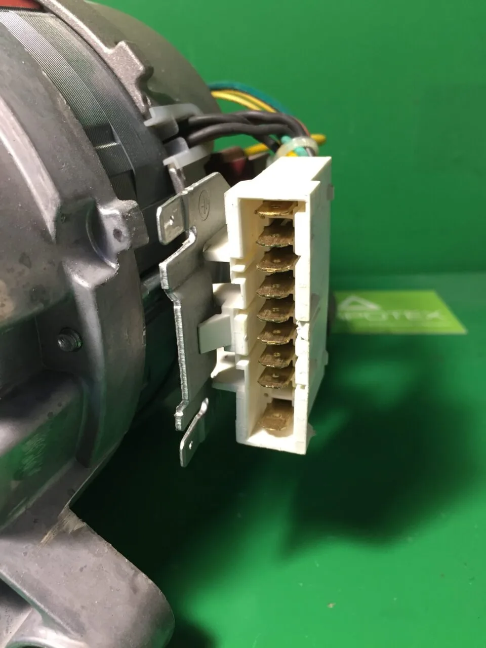 Двигатель Electrolux Nidec 512020802  -9 контактов