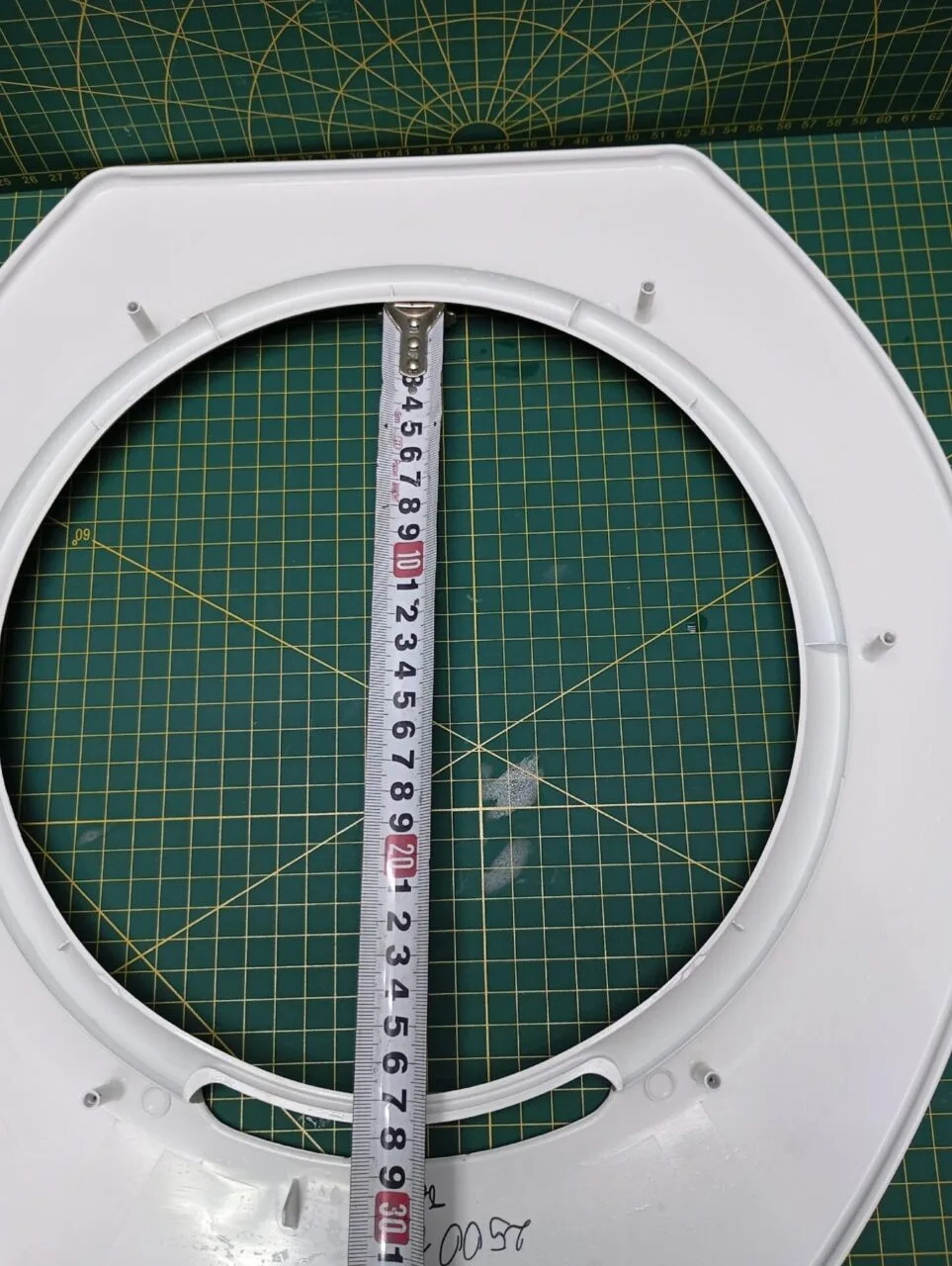 Обрамление внешнее Ariston 25001618 бел