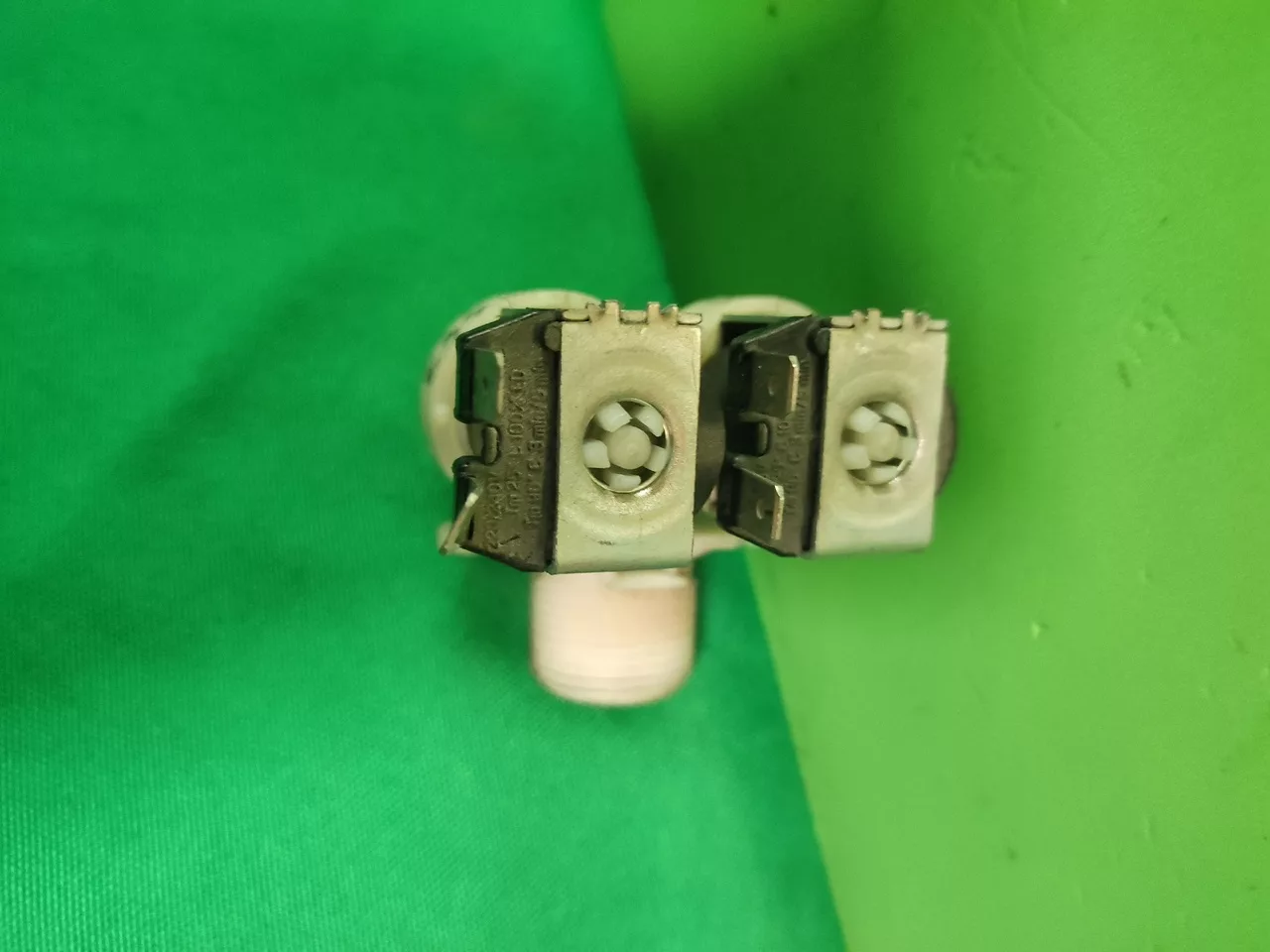 Клапан двойной Whirlpool 534009601 контакты