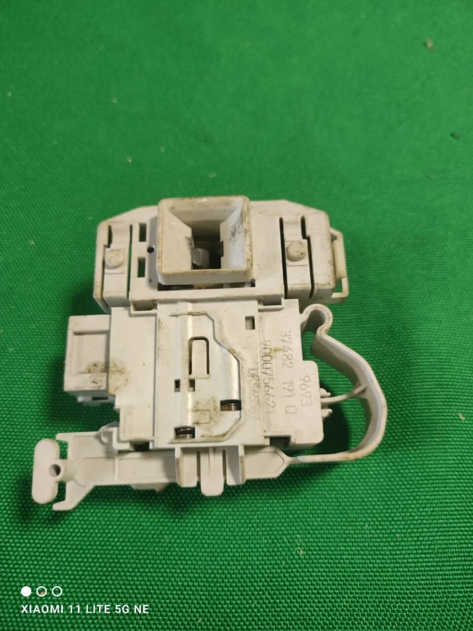 Замок люка (УБЛ) Bosch 9000756621